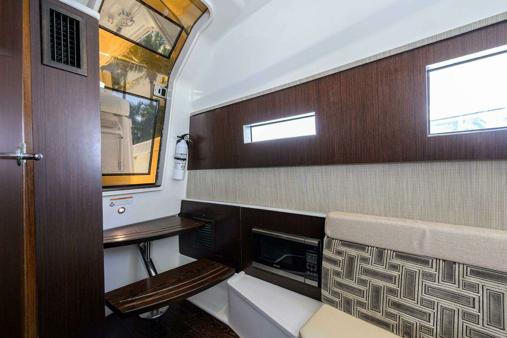 2021 Pursuit S 378 Sport - Image 4