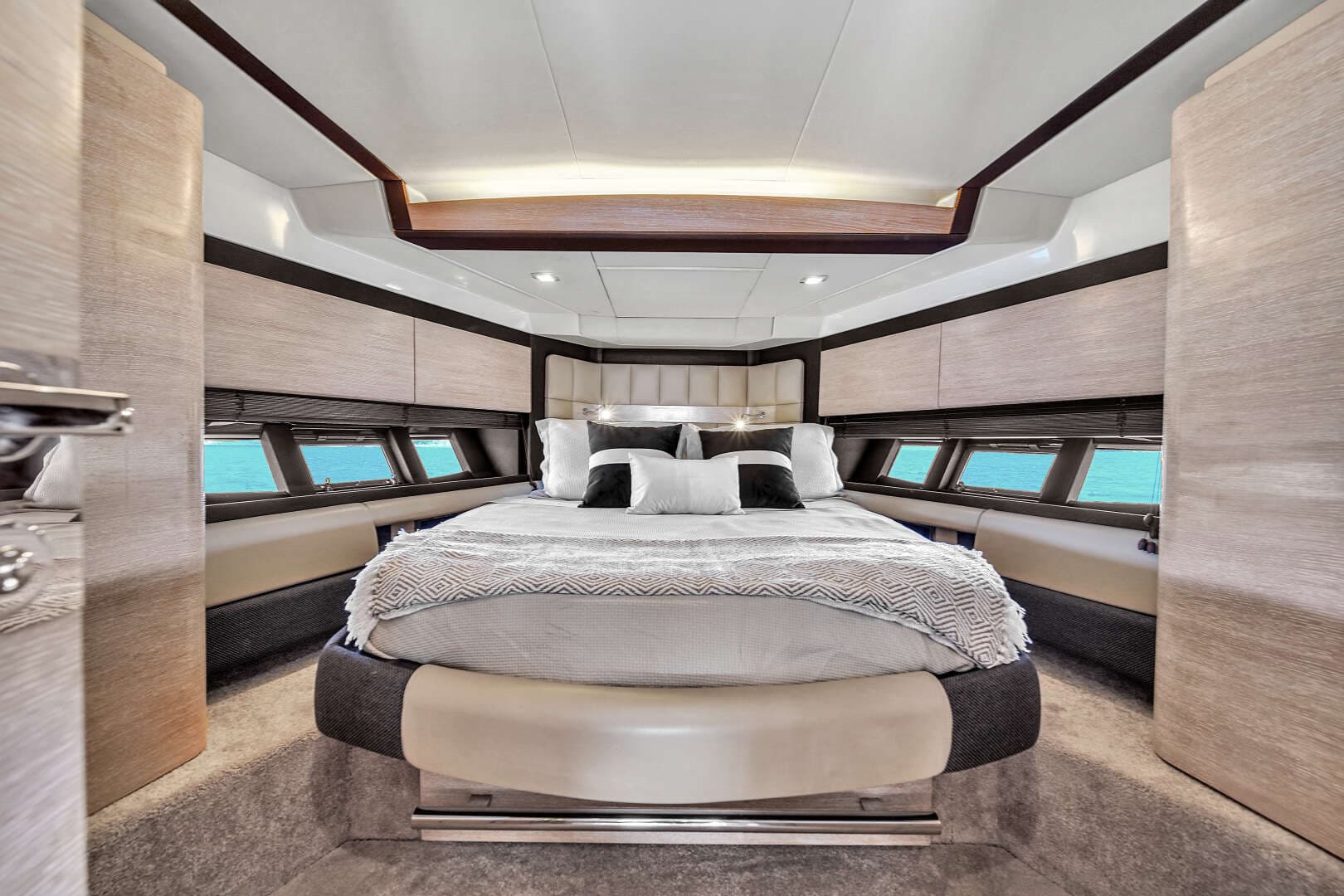 2012 Azimut 64 FLY - Image 69