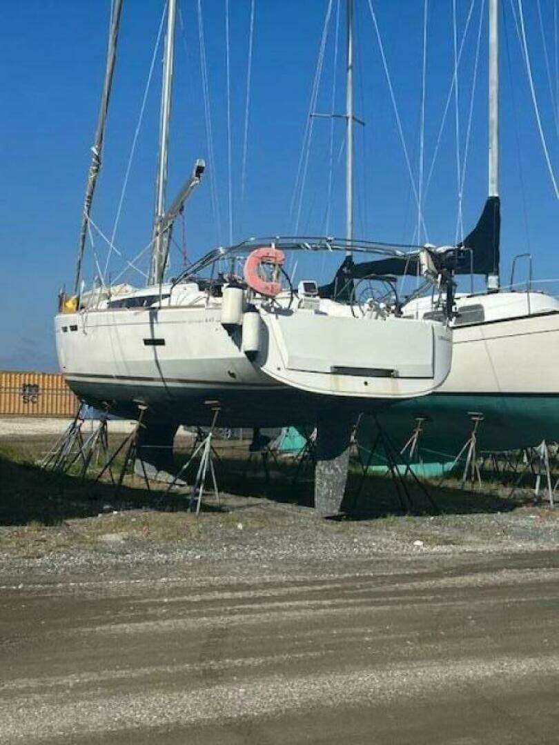 2018 Jeanneau Sun Odyssey 449 - Image 2