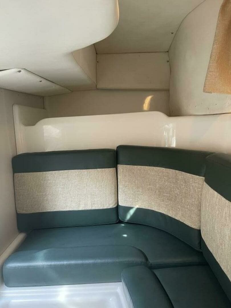 1998 Chris-Craft 320 Express Cruiser - Image 23