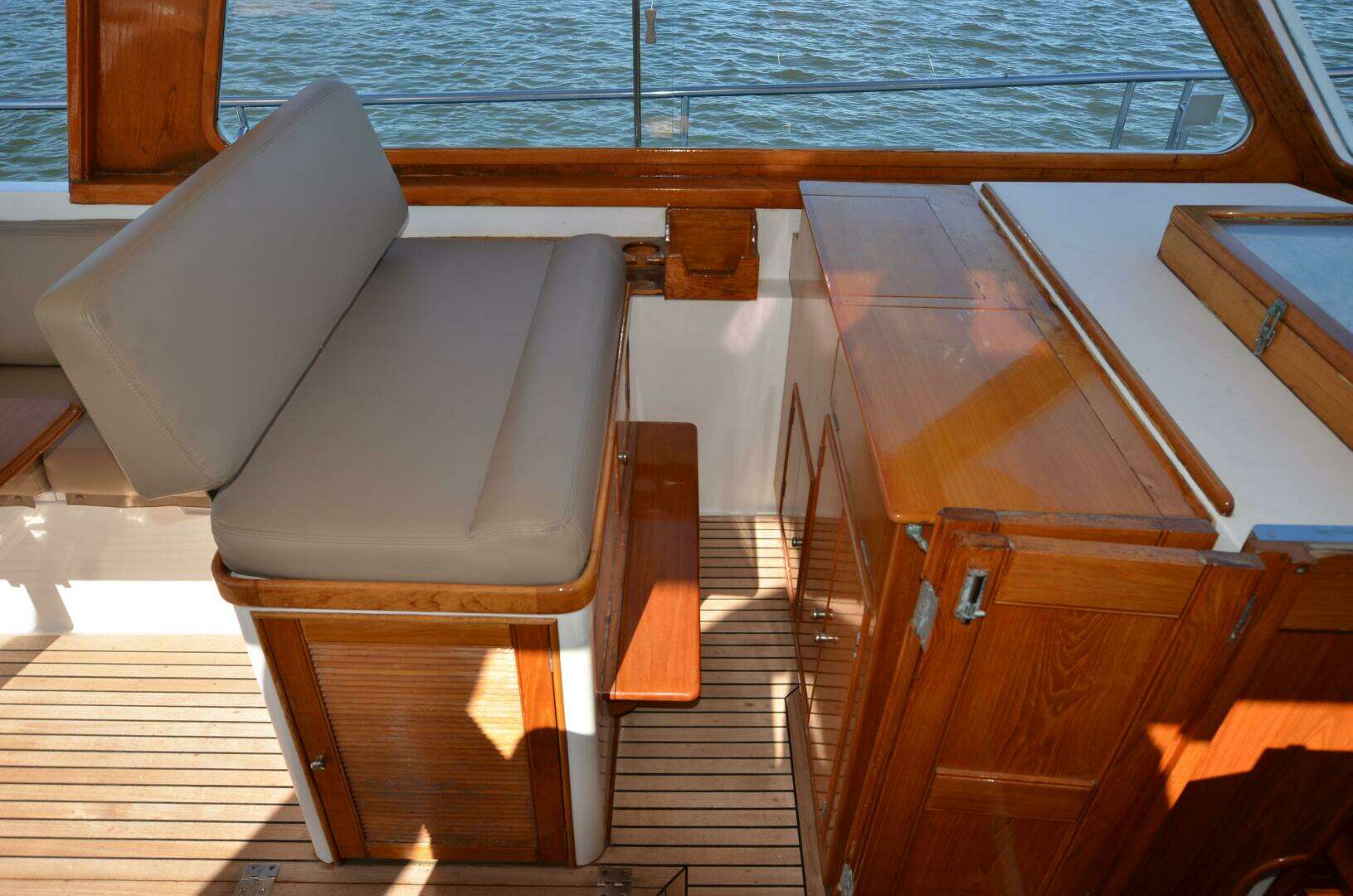 2000 Grand Banks Eastbay HX - Image 23