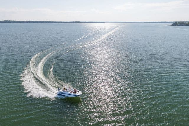 2025 Hurricane SunDeck 217 OB - 17