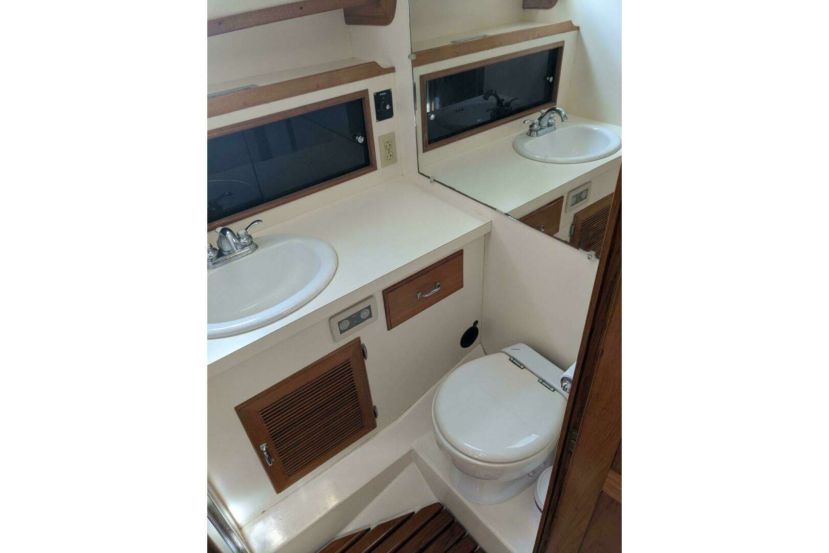 1988 Cape Dory 36 Flybridge Sedan Fast Trawler - Image 35