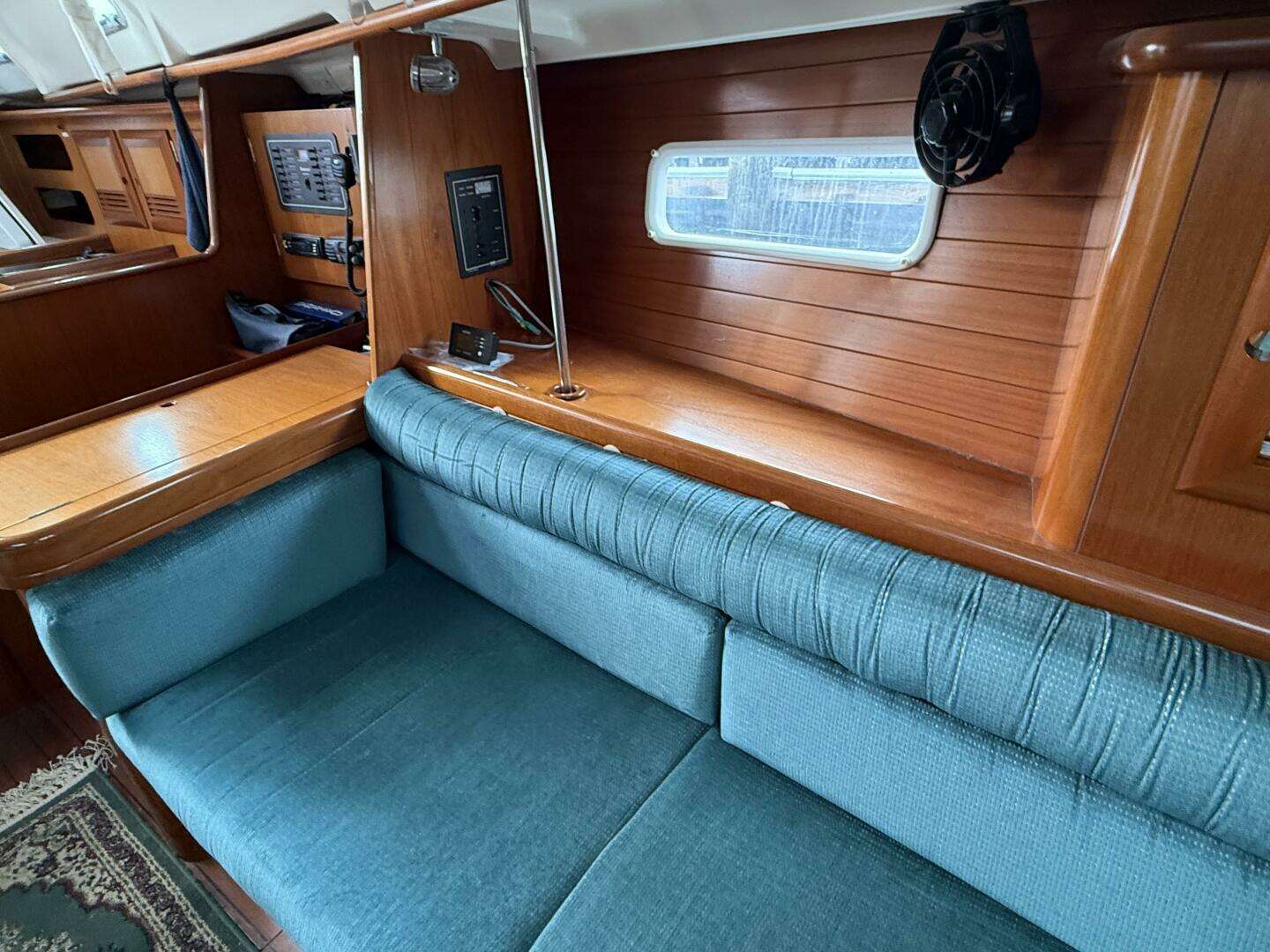 2000 Beneteau 361 - Image 11