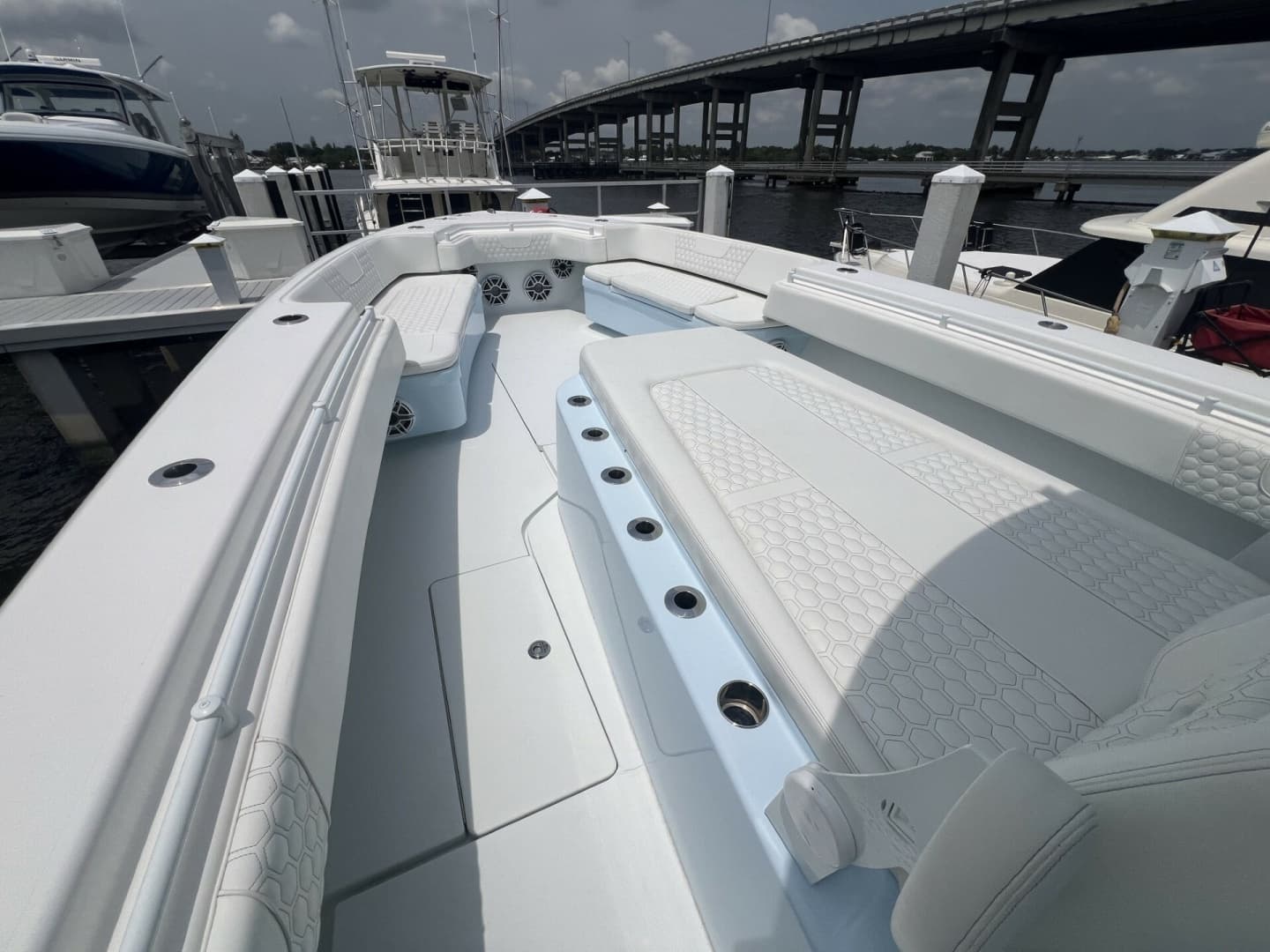2023 Contender Center Console - Image 4