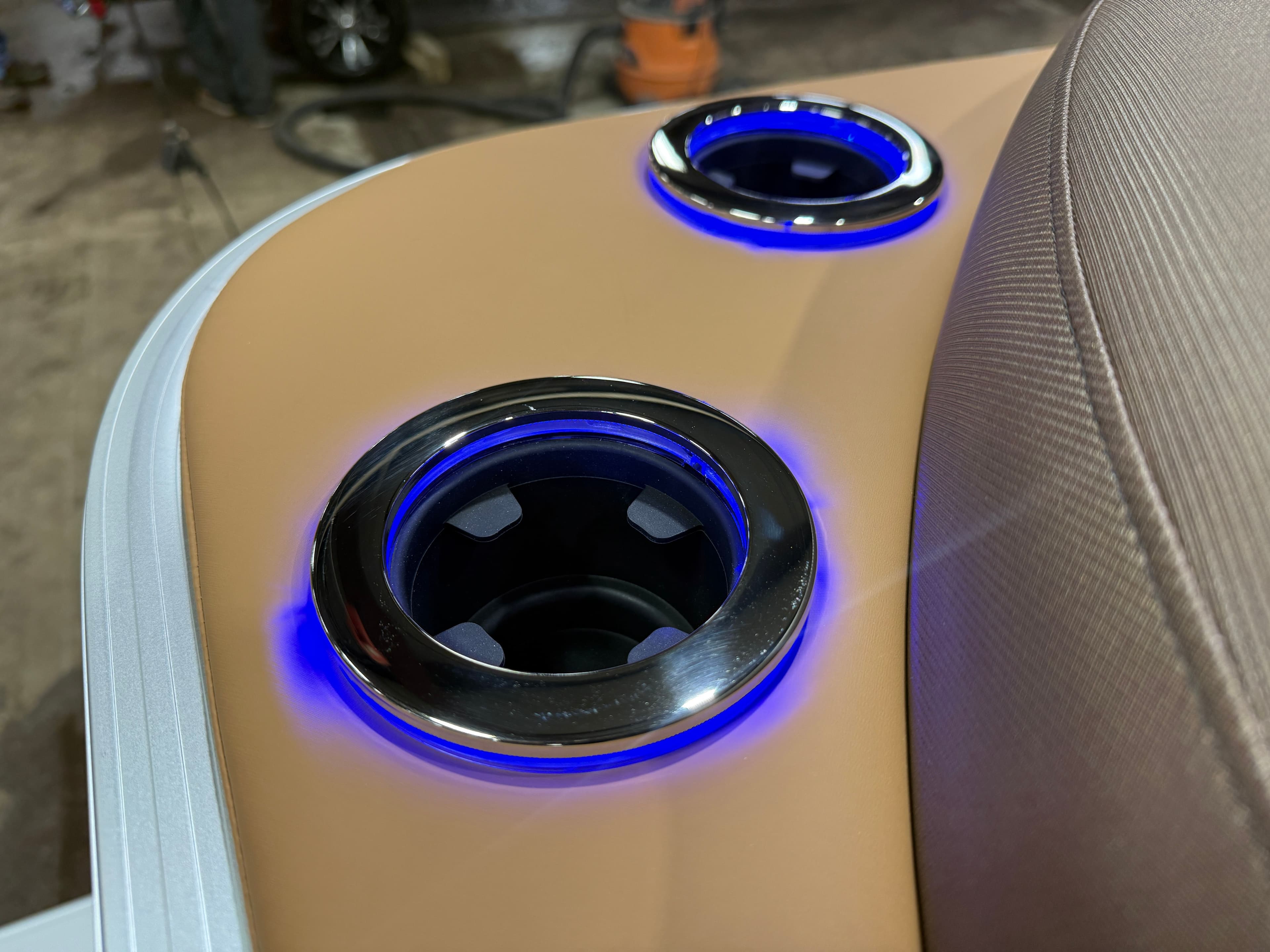 2026 Tahoe LTZ 2385 Quad Lounge Tritoon & Honda 4-Stroke EFI - 23