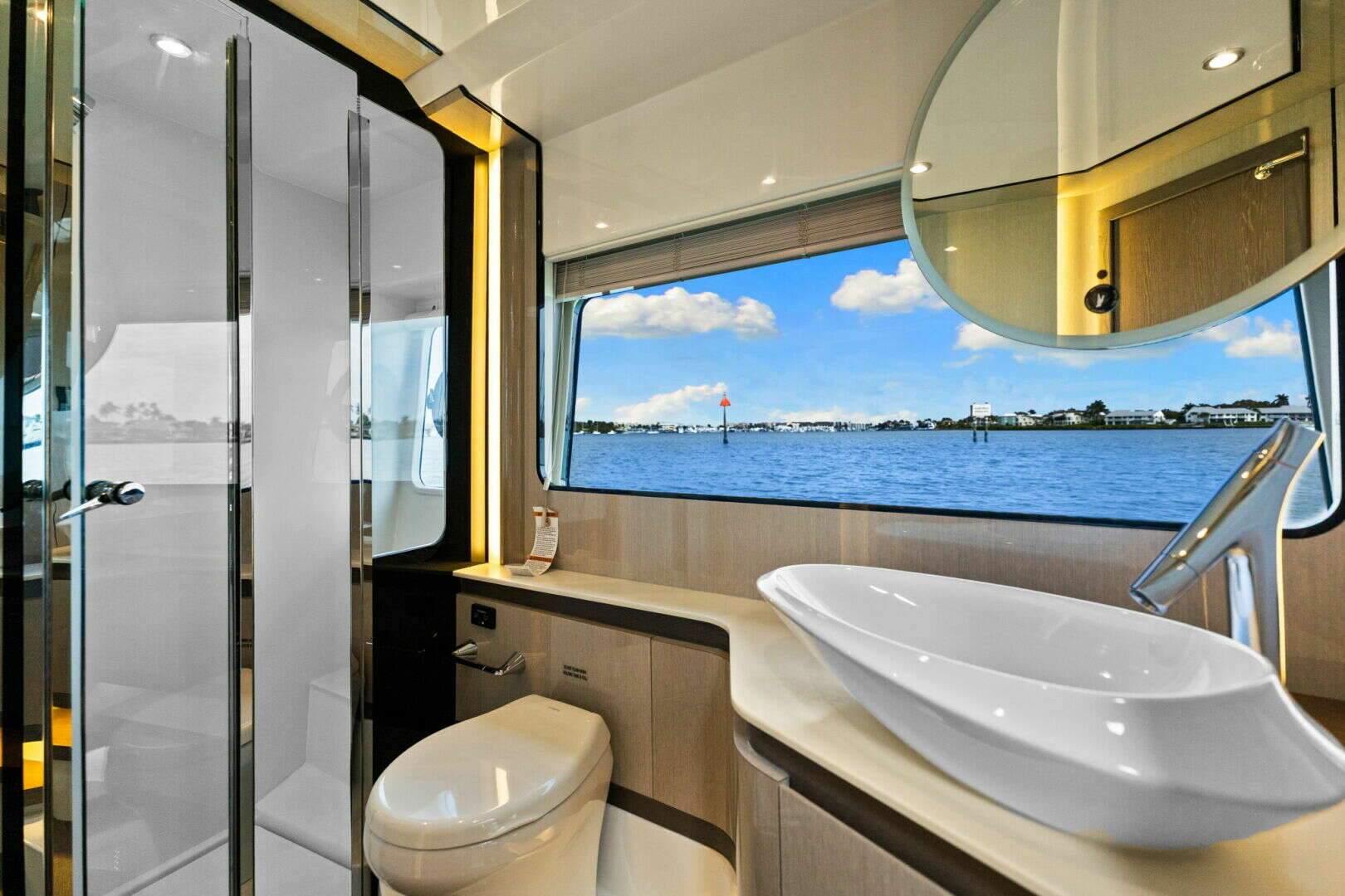 2026 Cruisers Yachts 57 FLY - Image 23