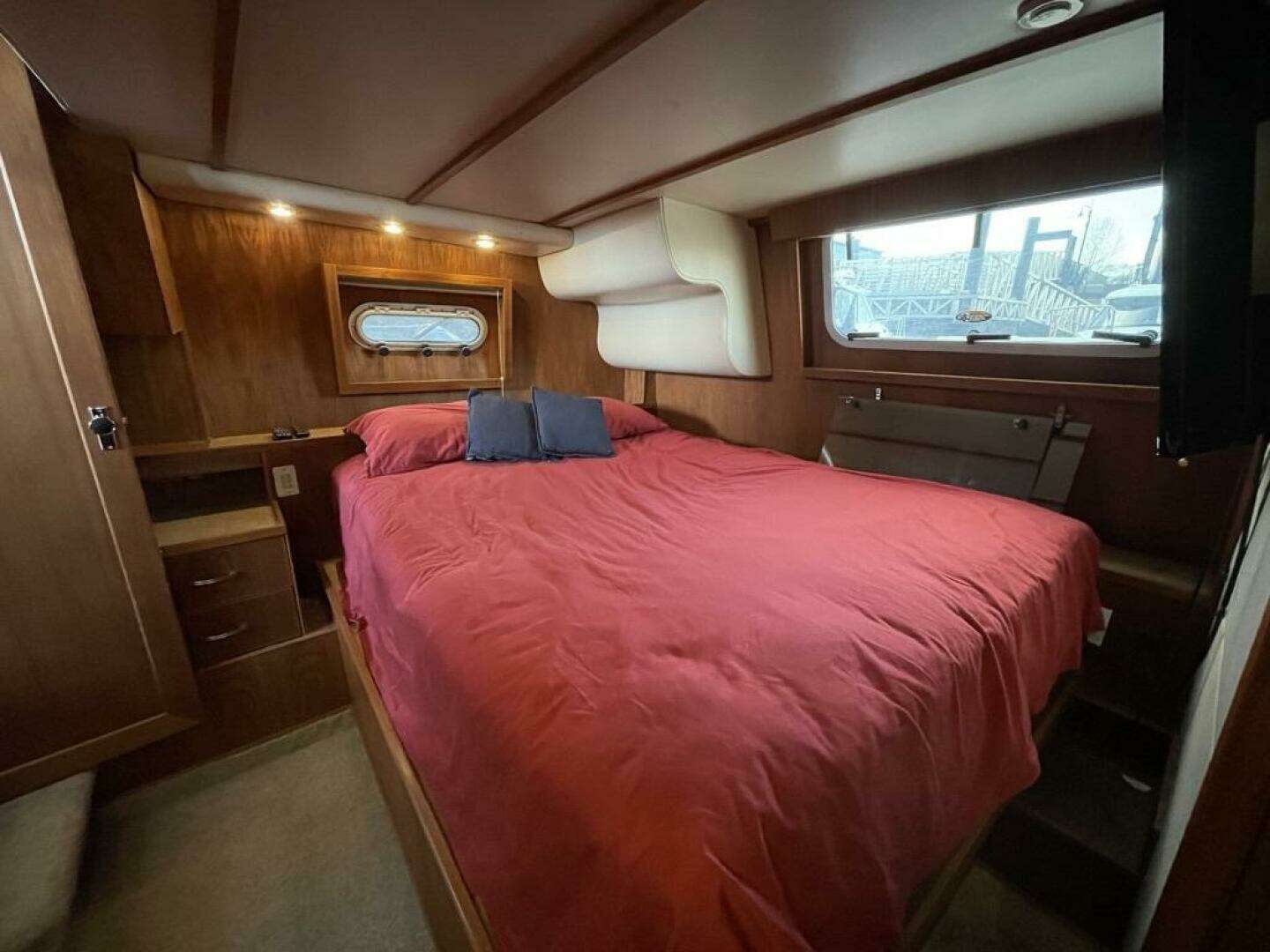 1998 Bayliner 4087 - Image 20