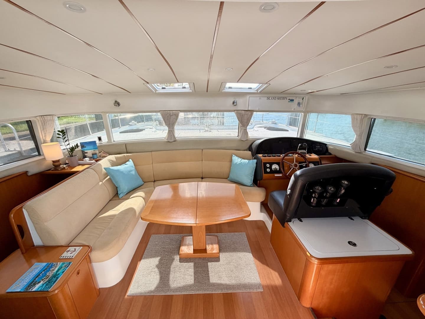 2005 Lagoon Power 43 - Image 22