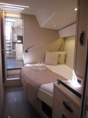 2025 Jeanneau Yacht 65 - 96