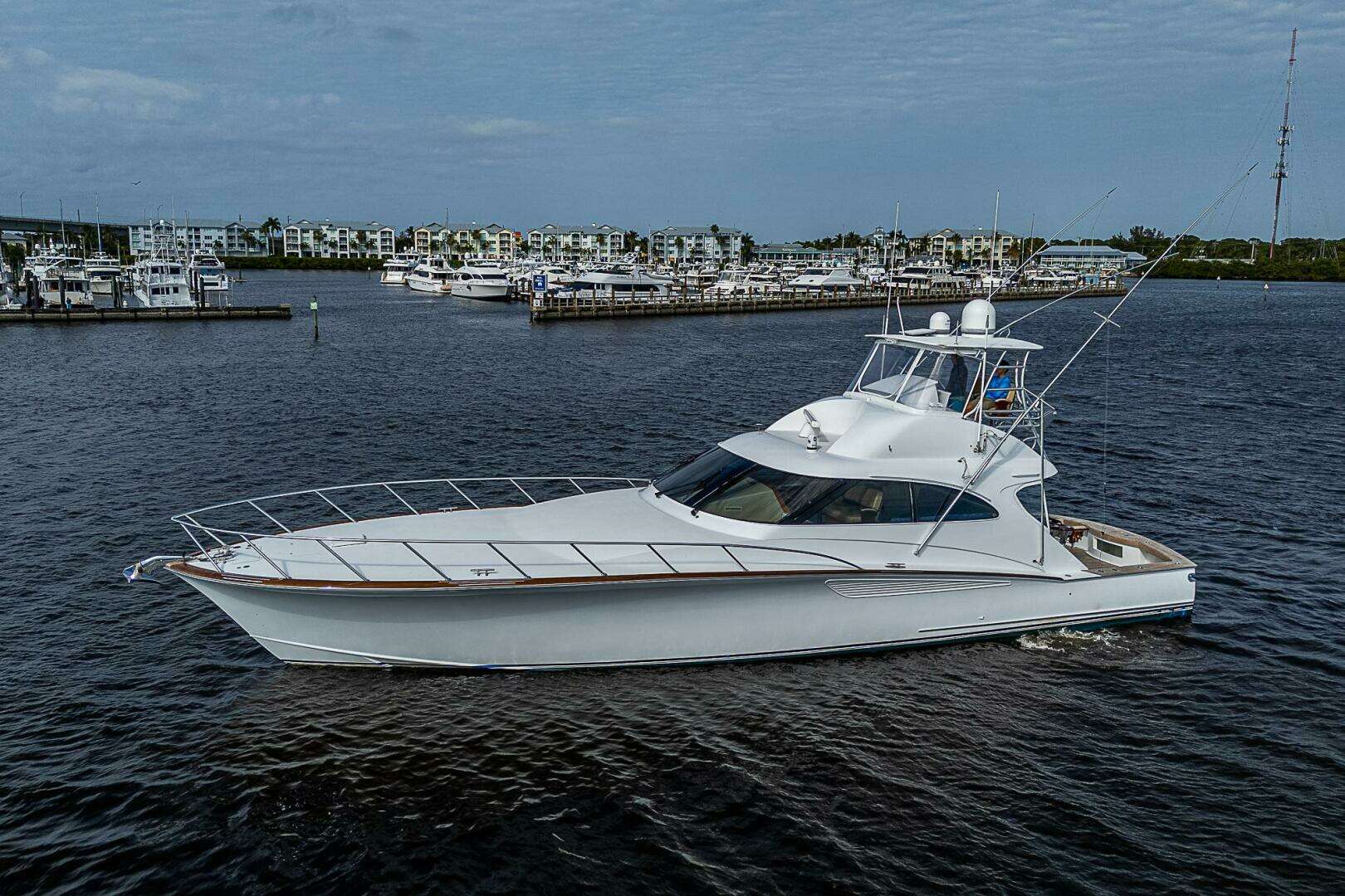 2017 F&S Cusotm Express Sportfish - Image 6