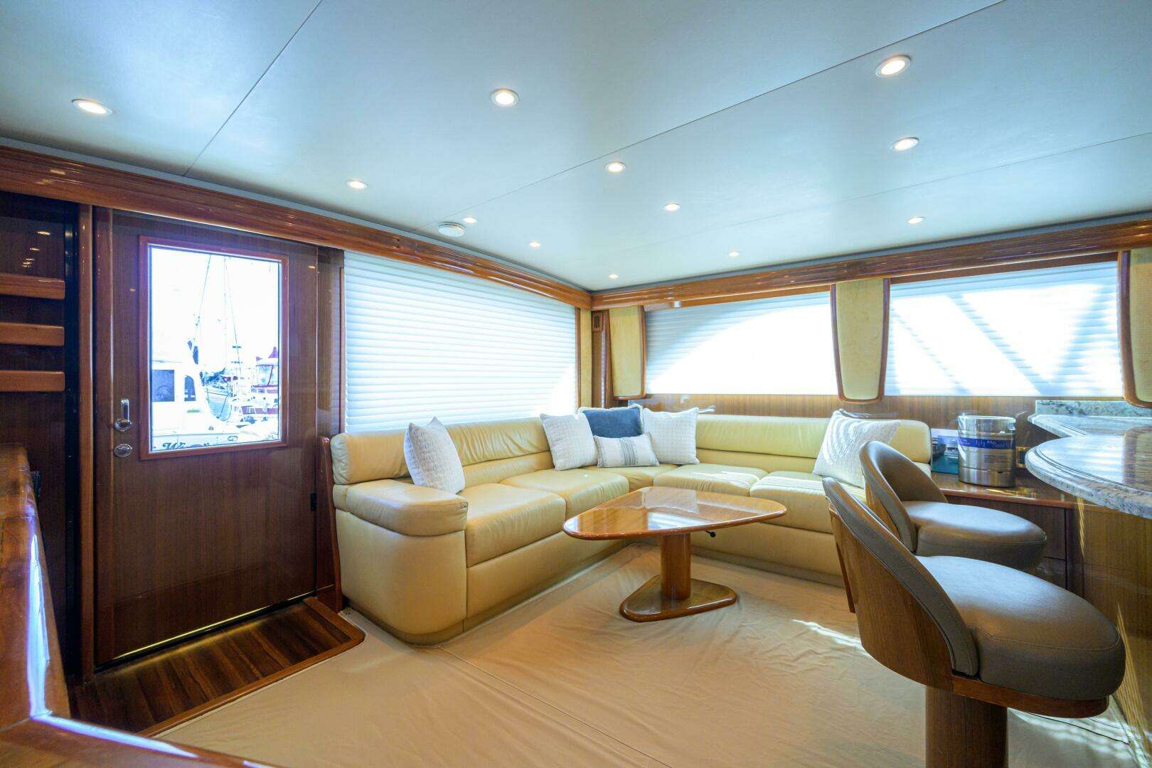 2007 Viking 64 Convertible - Image 14