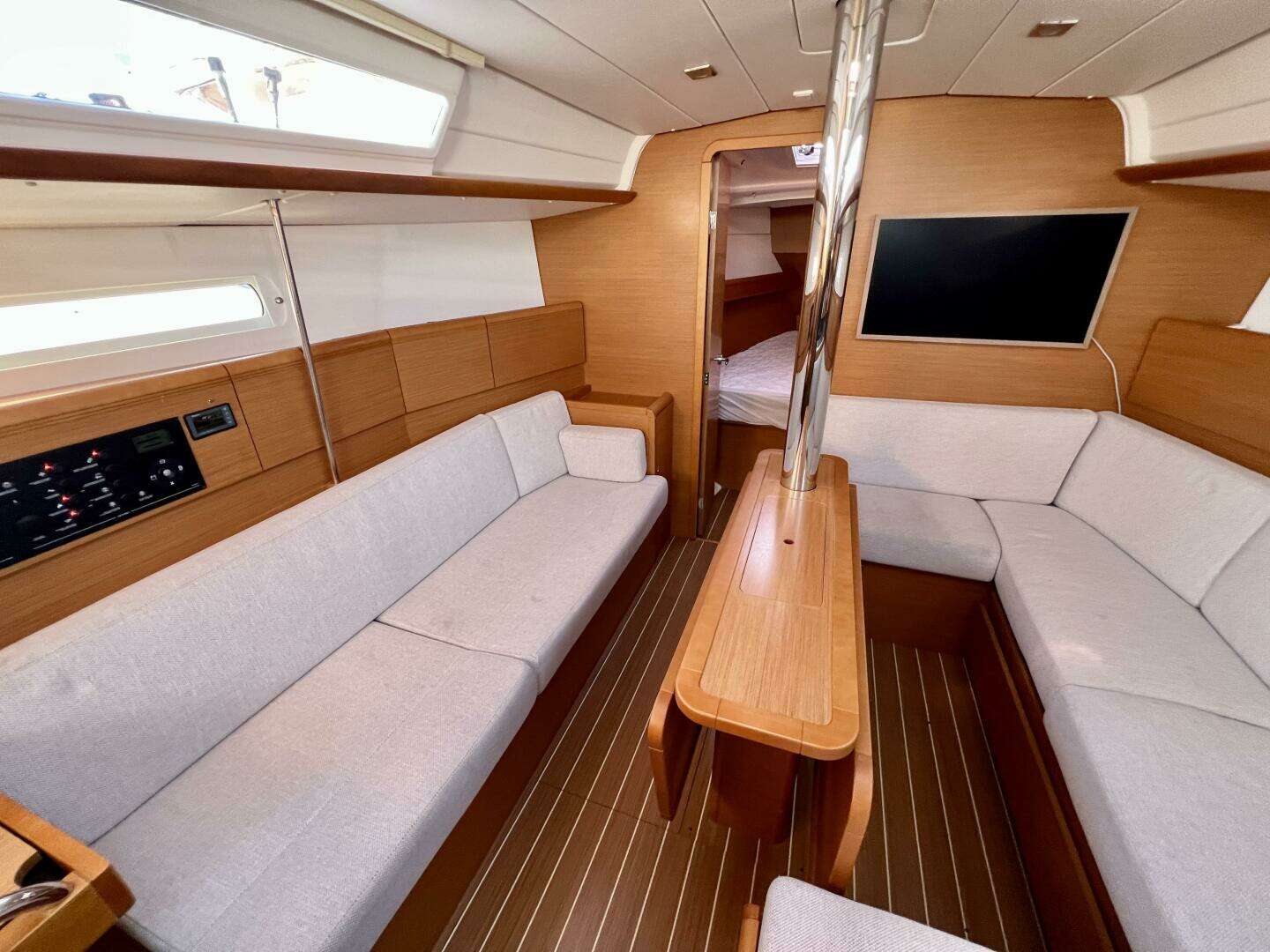 2013 Jeanneau 379 - Image 63