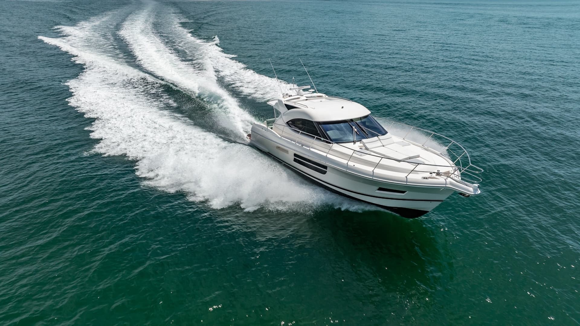 2016 Riviera 5000 Sport Yacht - Image 5