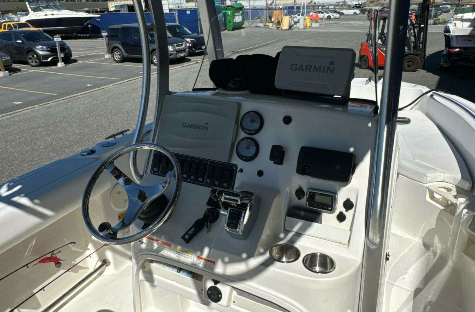 2014 Boston Whaler 220 Outrage - Image 9