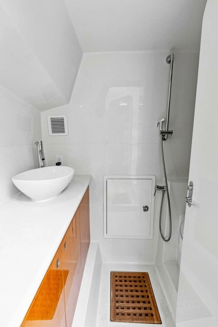 2020 Calcutta 480 Catamaran - Image 23