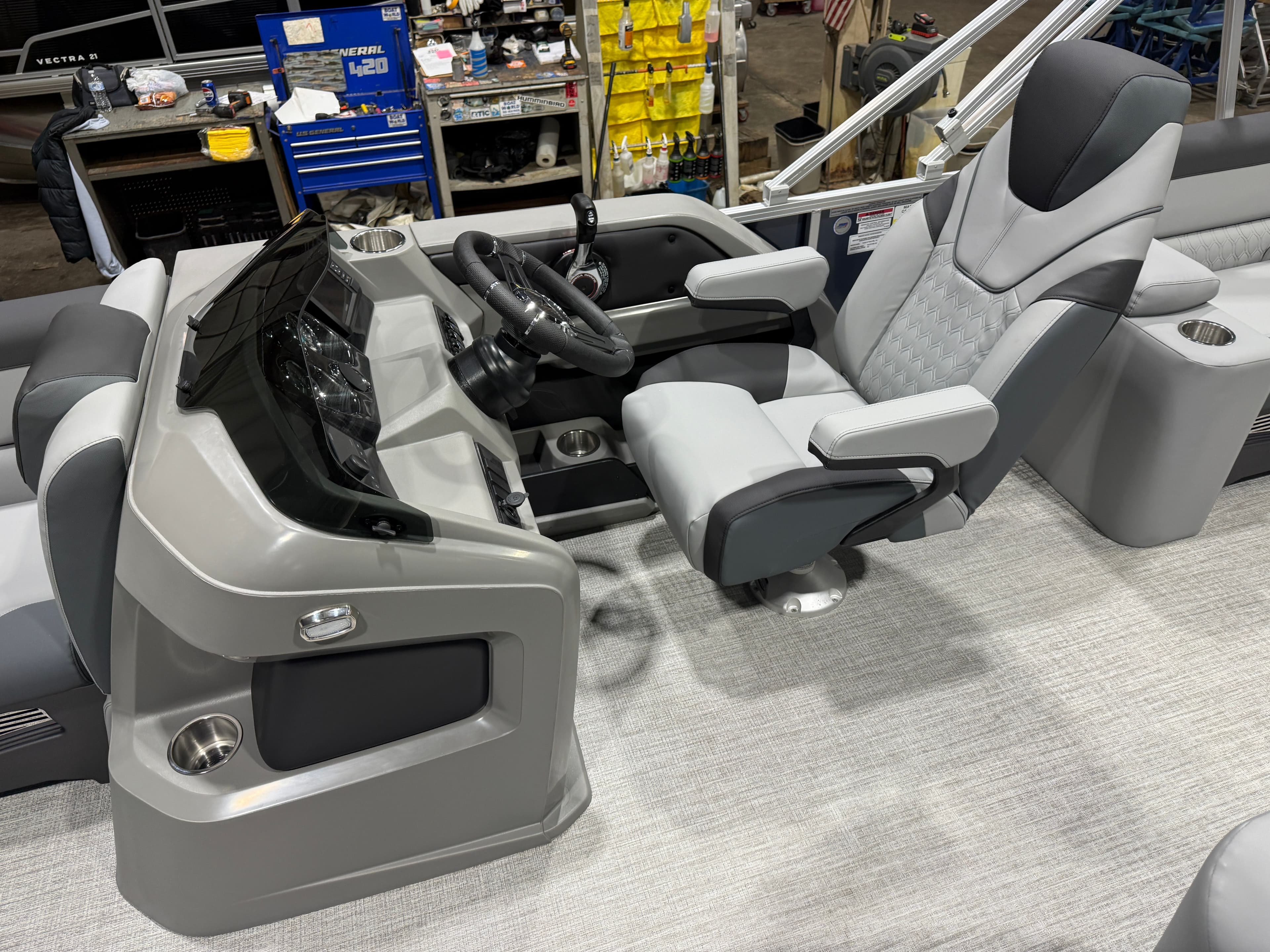 2026 Tahoe LTZ 2385 Elite Cruise & Honda 4-Stroke EFI - 10