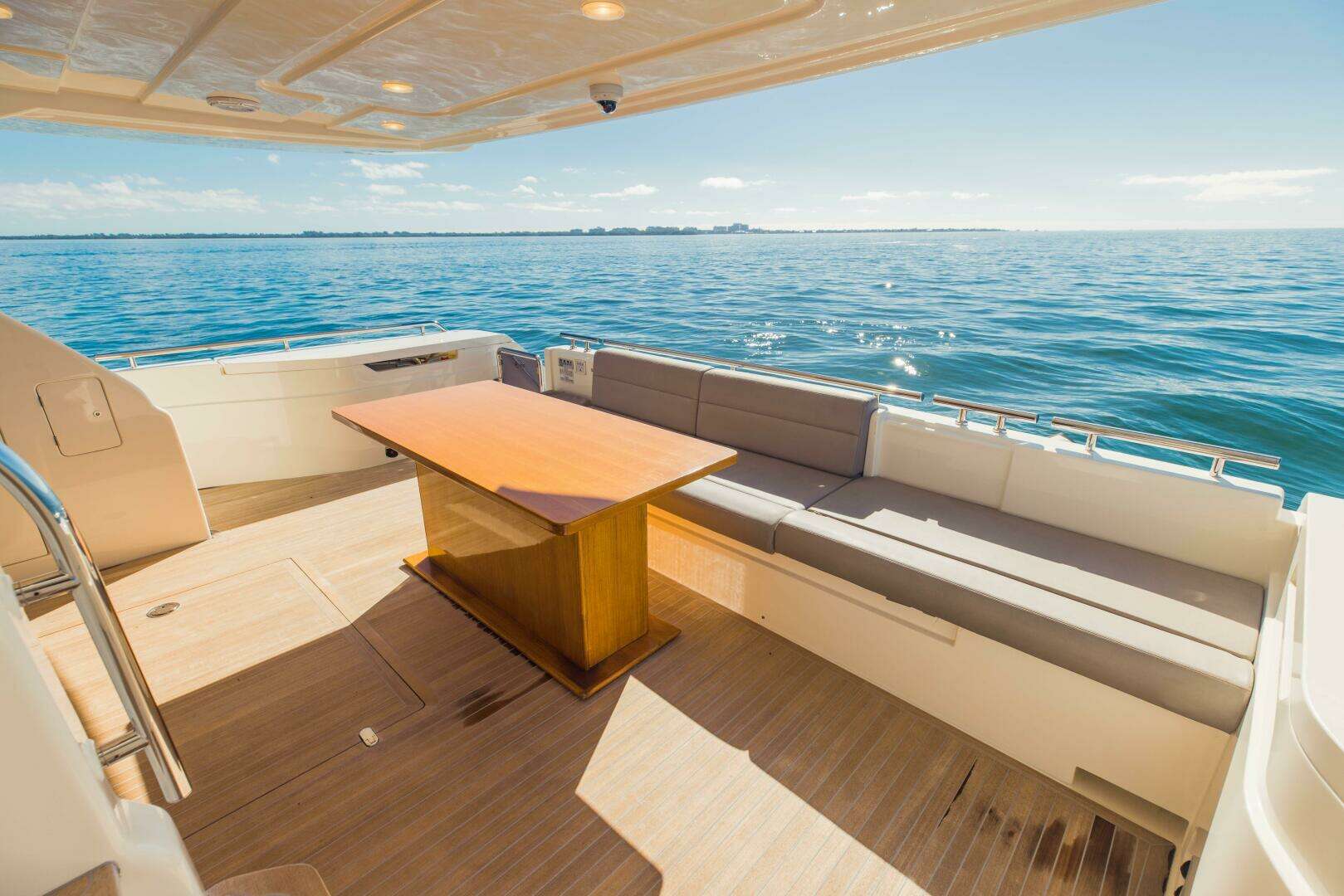 2017 Ferretti Yachts 750 - Image 21