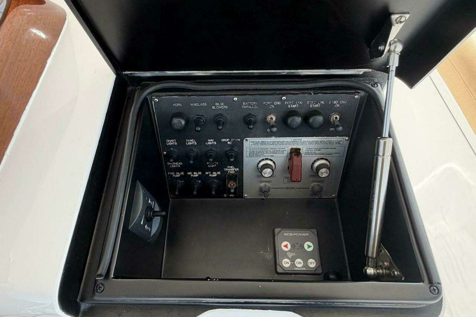 2004 Viking 56 Convertible - Image 53