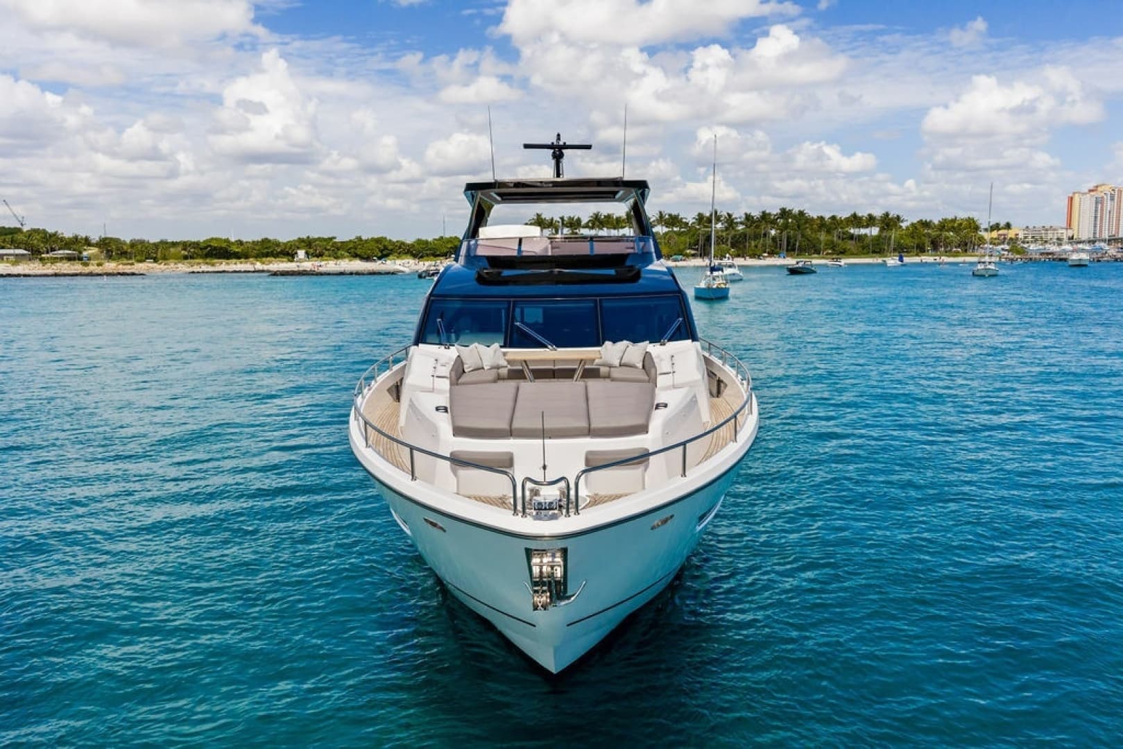 2026 Sunseeker 88 Yacht - Image 4