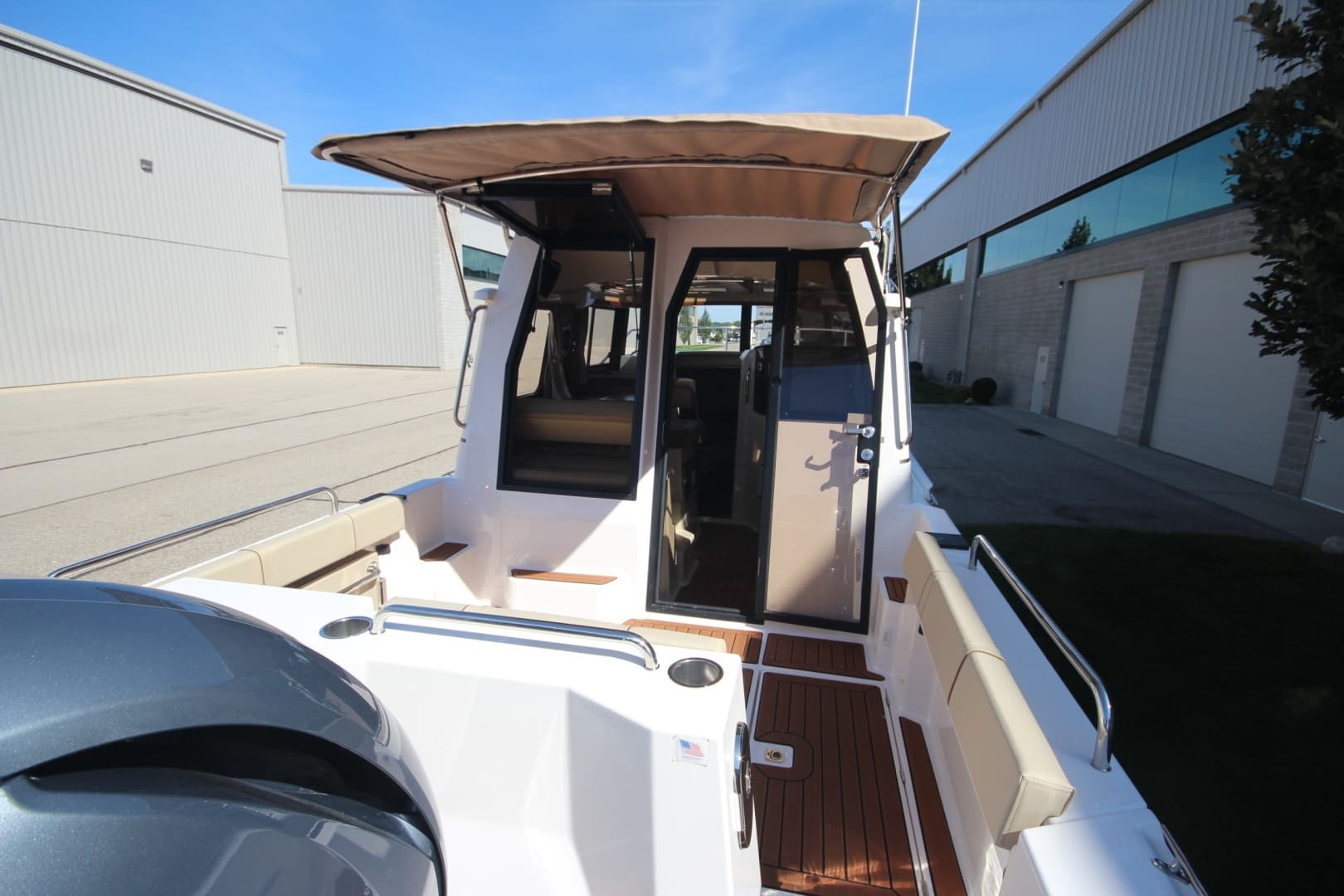2027 Ranger Tugs R-25 Luxury Edition - Image 9