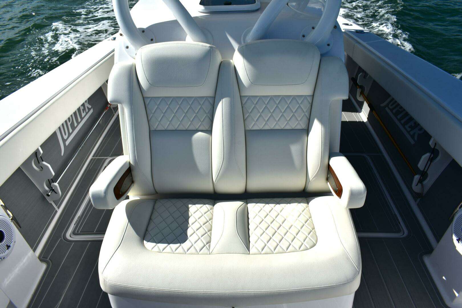 2025 Jupiter 32 FS - Image 5