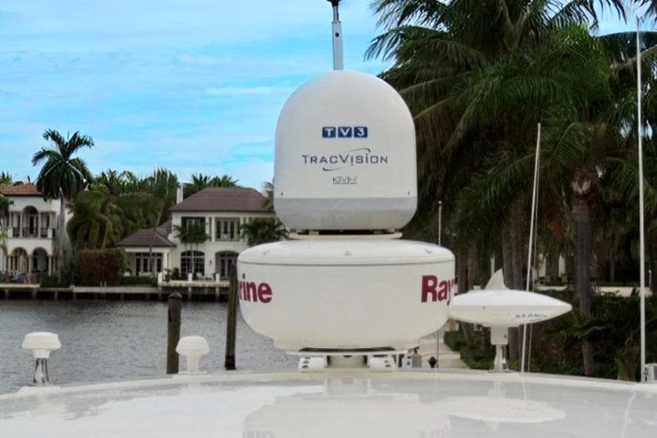 Radar and satellite equipment on a 2016 Sea Ray 350 Sundancer yacht.