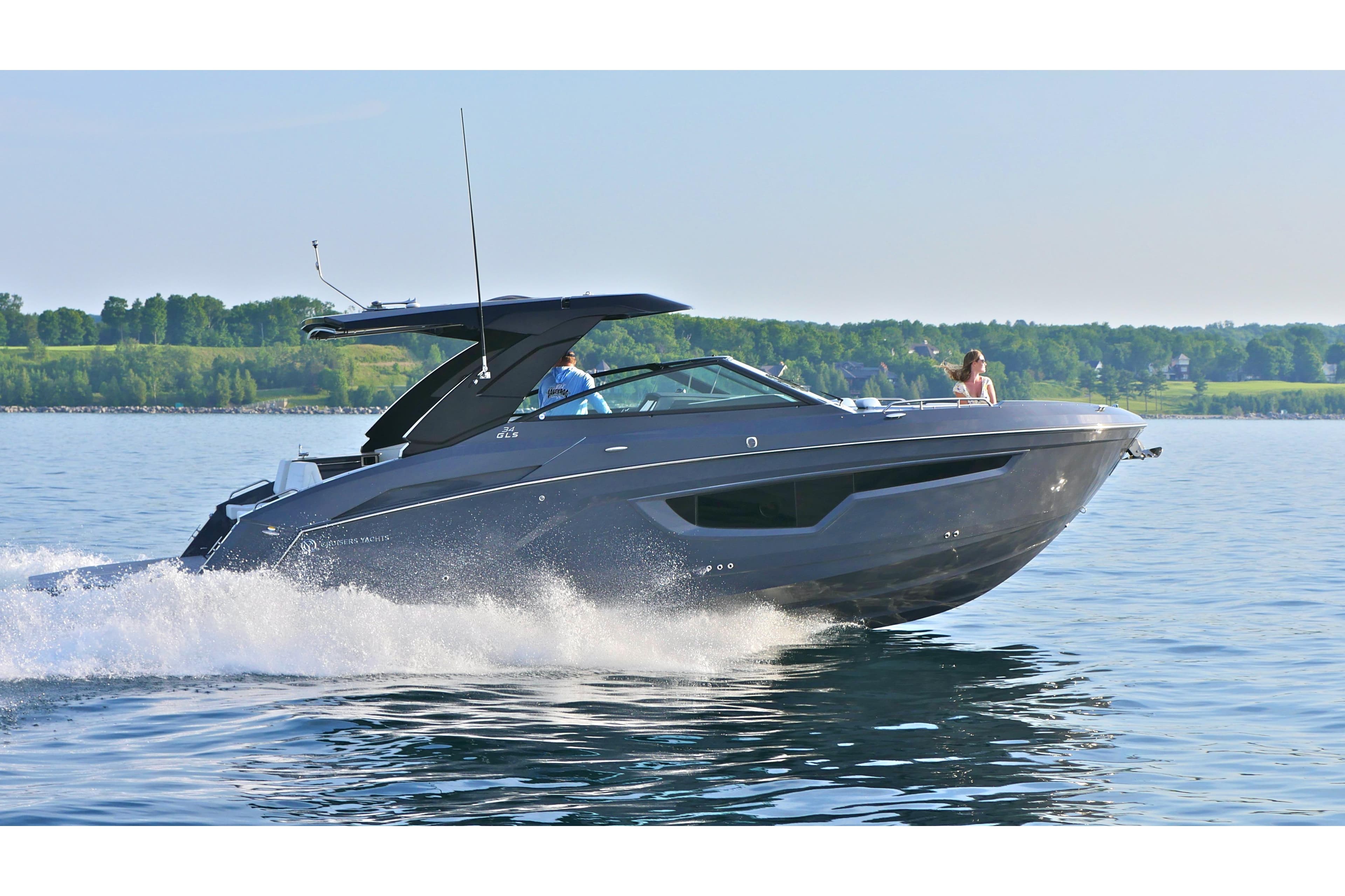 2026 Cruisers Yachts 34 GLS I/O