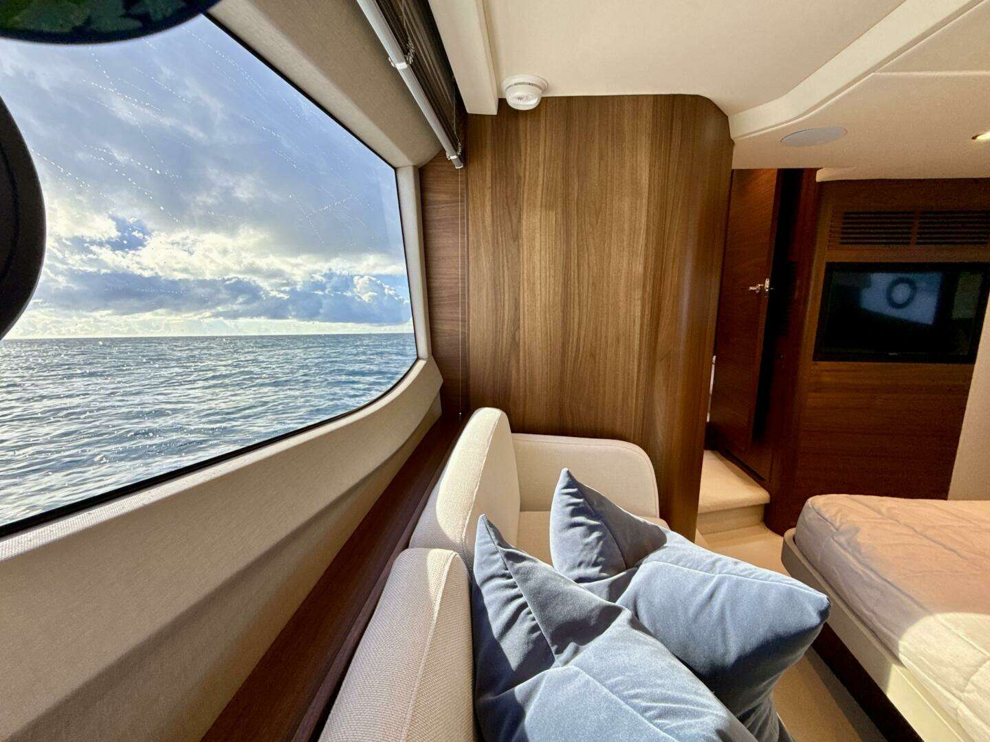 2026 Princess F50 - Image 28