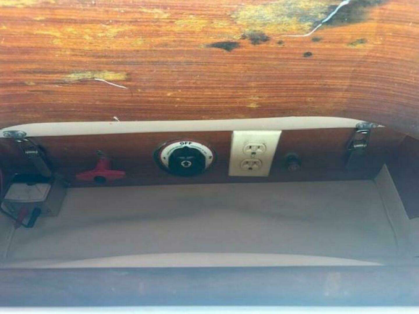 1984 Beneteau — - Image 25