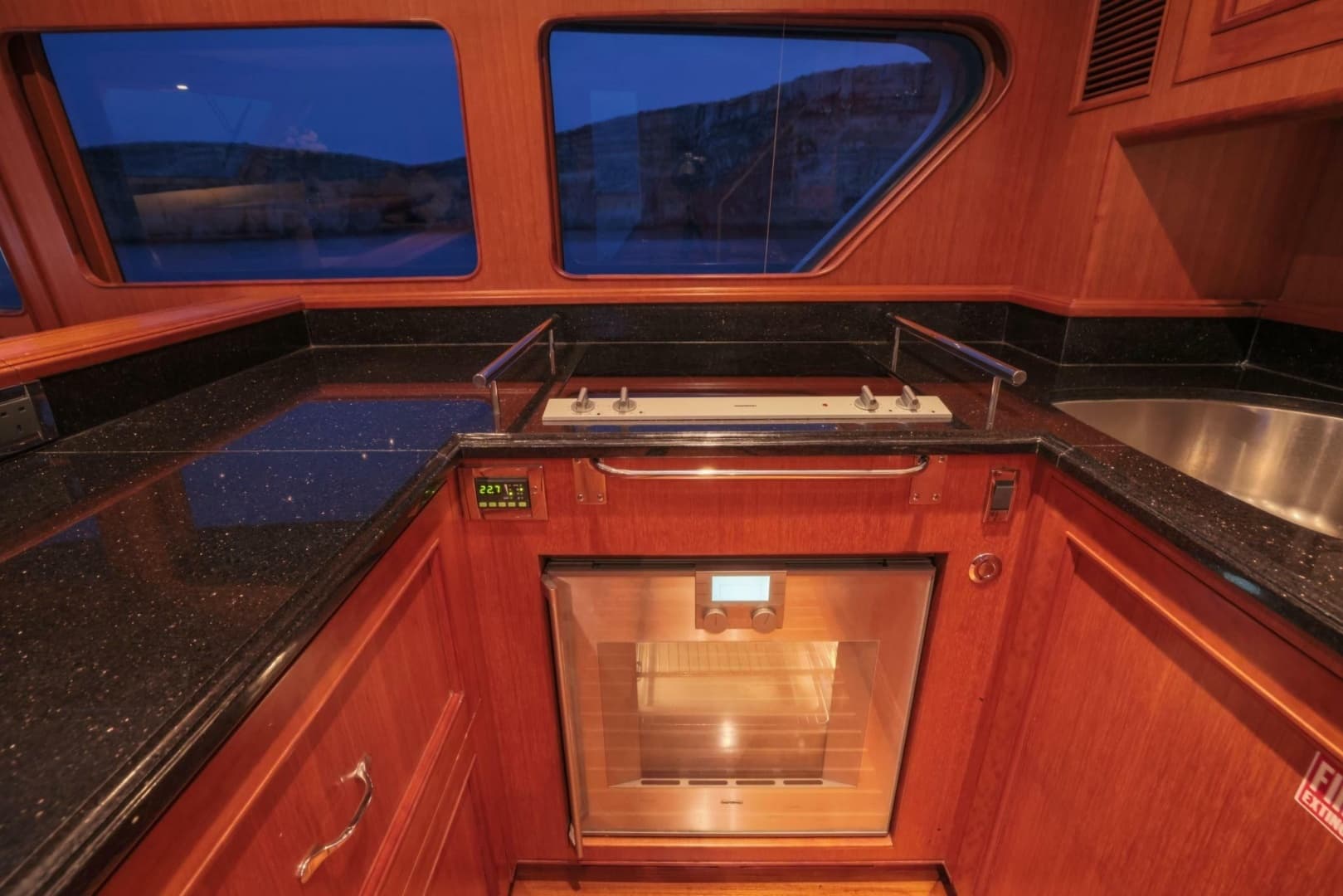 2010 Marlow Explorer 72E-CB - Image 16