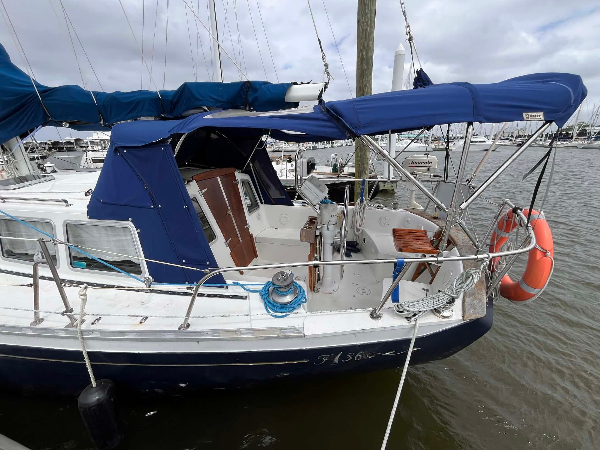 1977 Islander Freeport 36 - 17