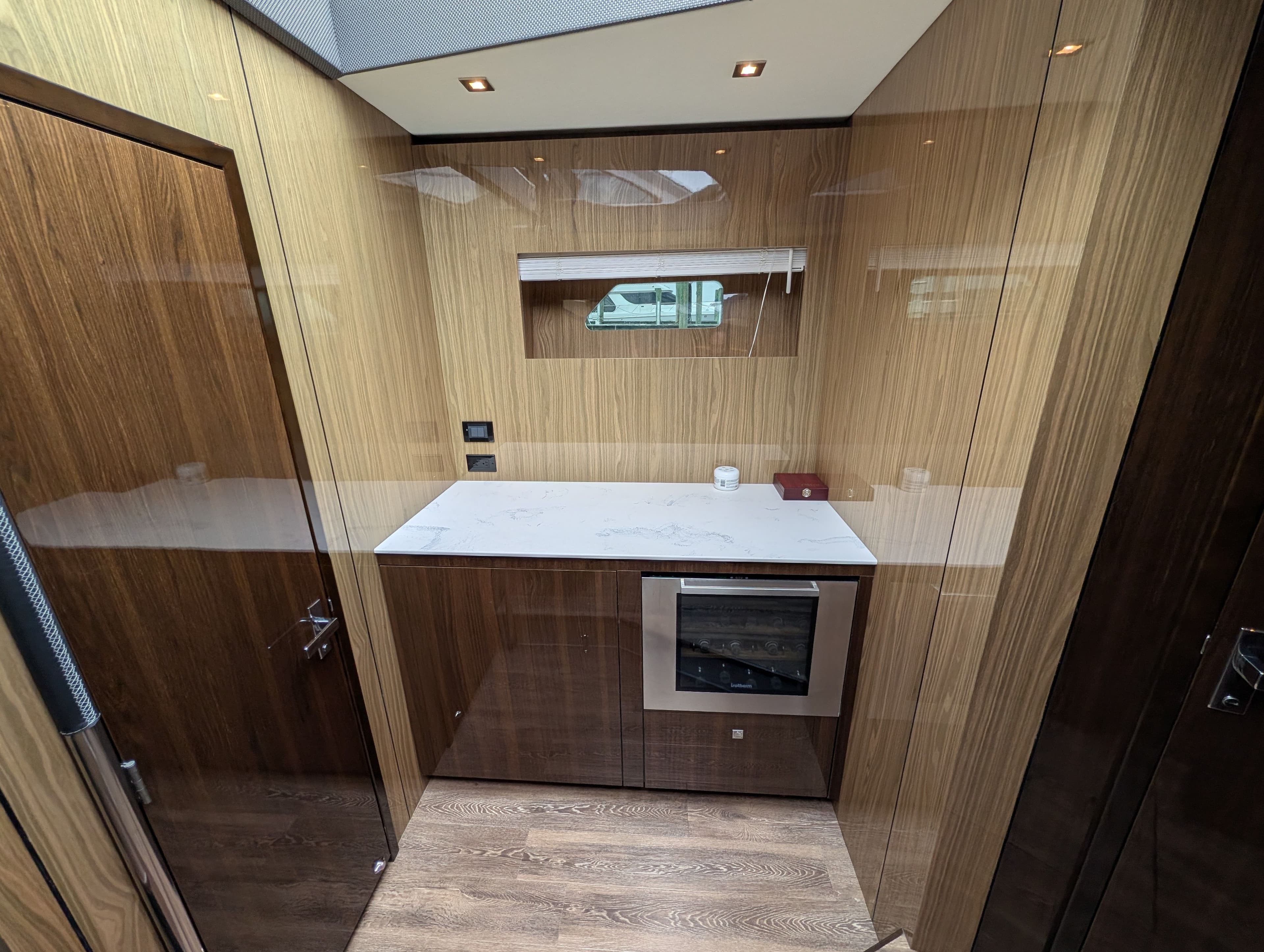 2022 Cruisers Yachts 54 Cantius - 42