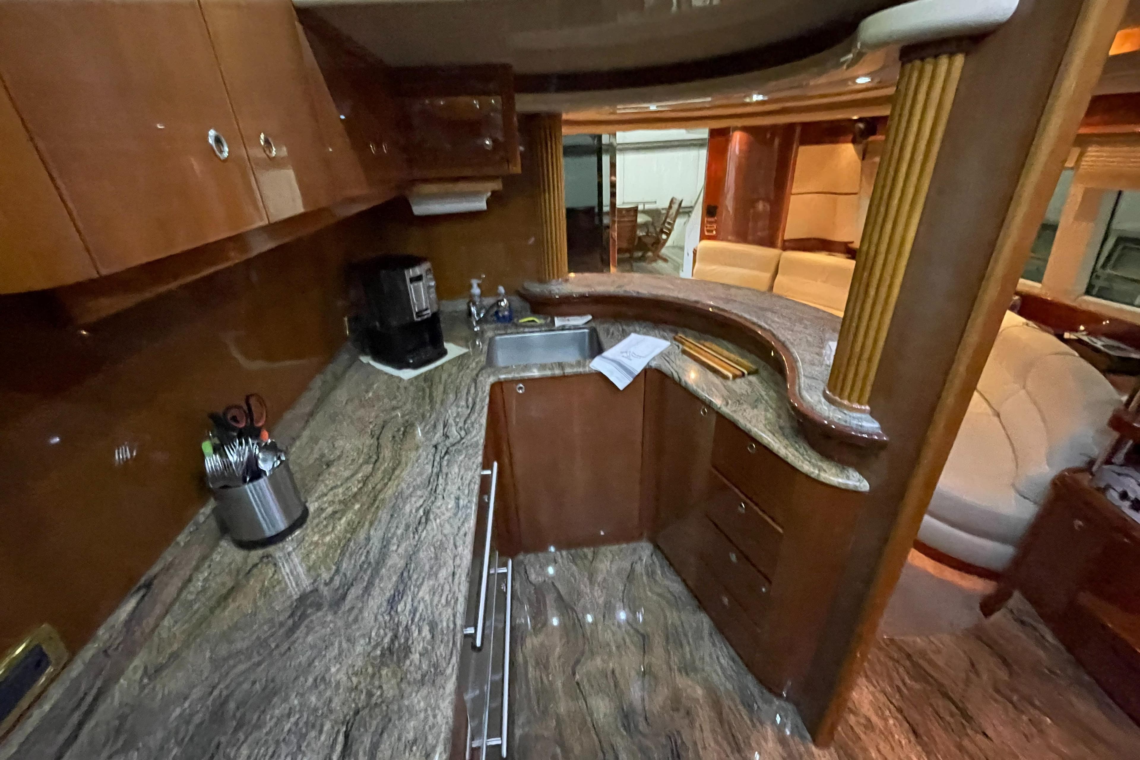 2004 Azimut 74 - 61