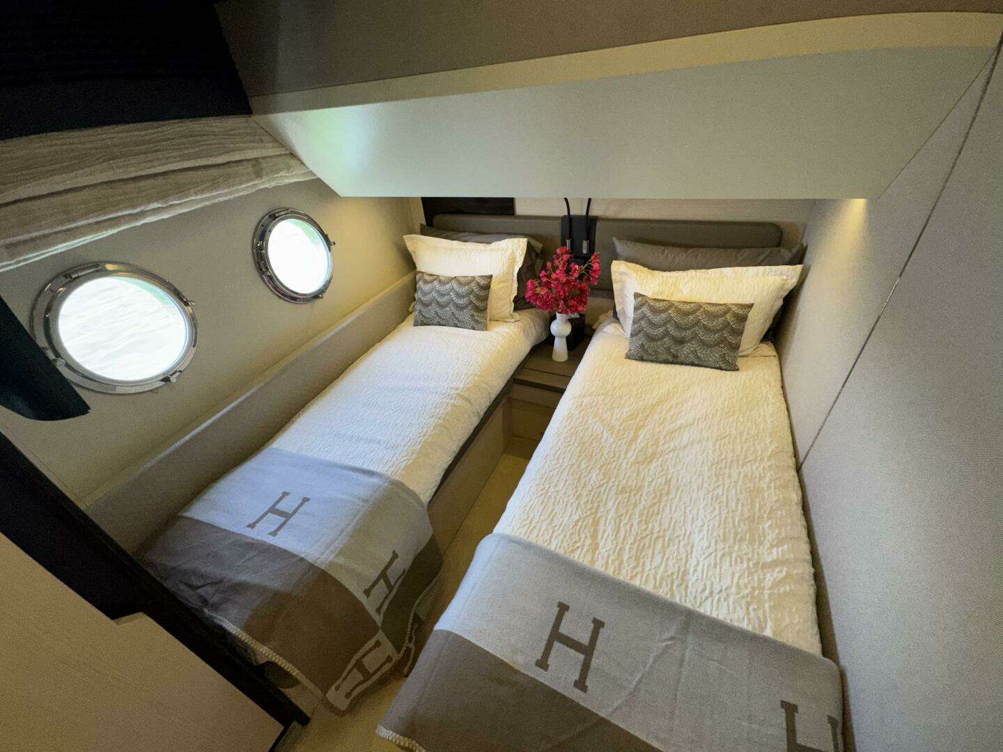 2018 Azimut 66 Flybridge - Image 43
