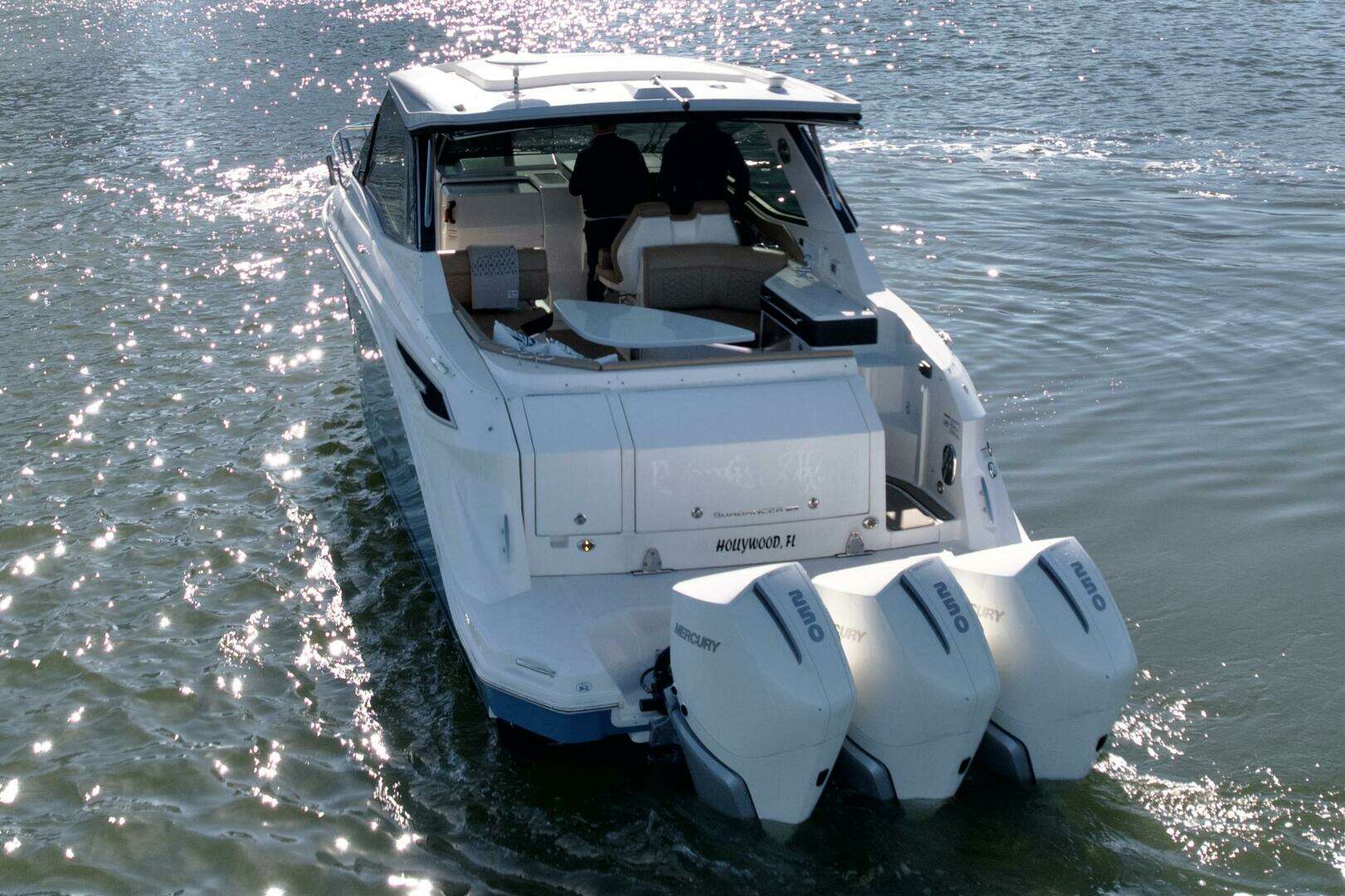 2022 Sea Ray Sundancer 320 - Image 4