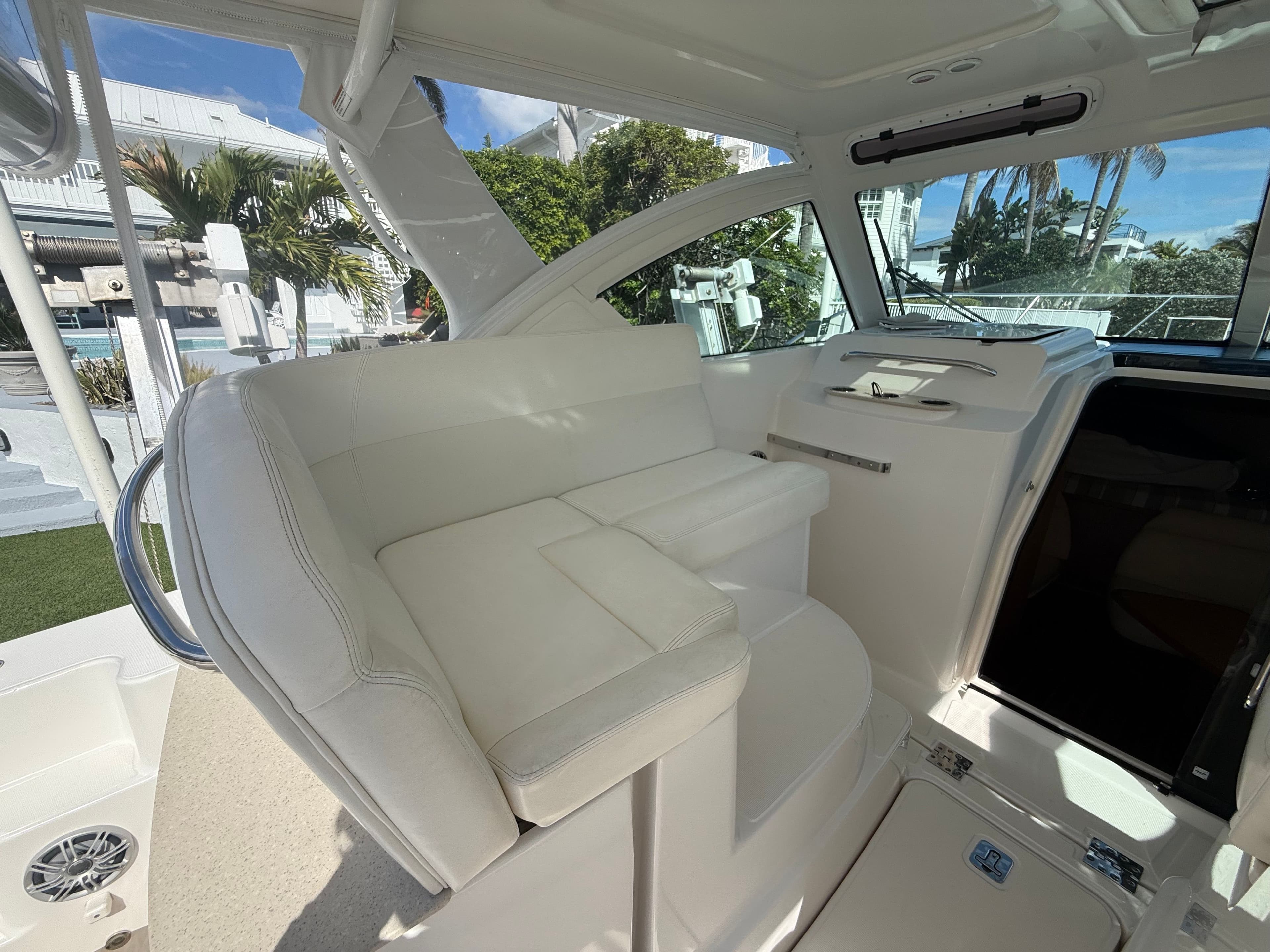 2007 TIARA YACHTS 3000 OPEN - Image 12
