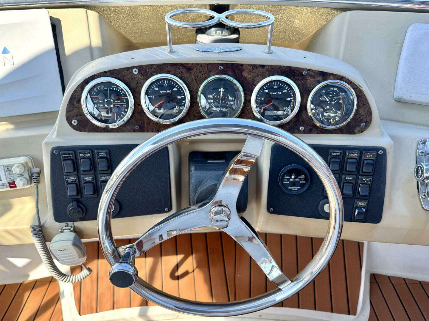 2001 Carver 40 Flybridge - Image 9