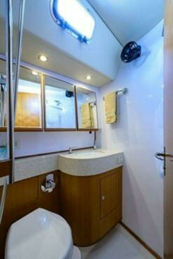 2009 Hylas 70 Sail - Image 28