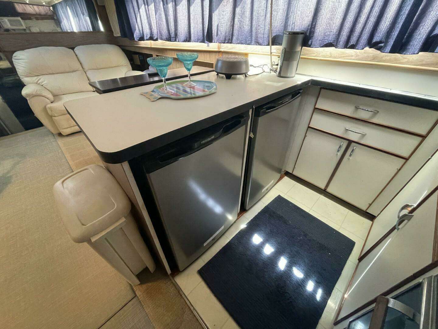 1969 Chris-Craft 47 Commander - Image 12