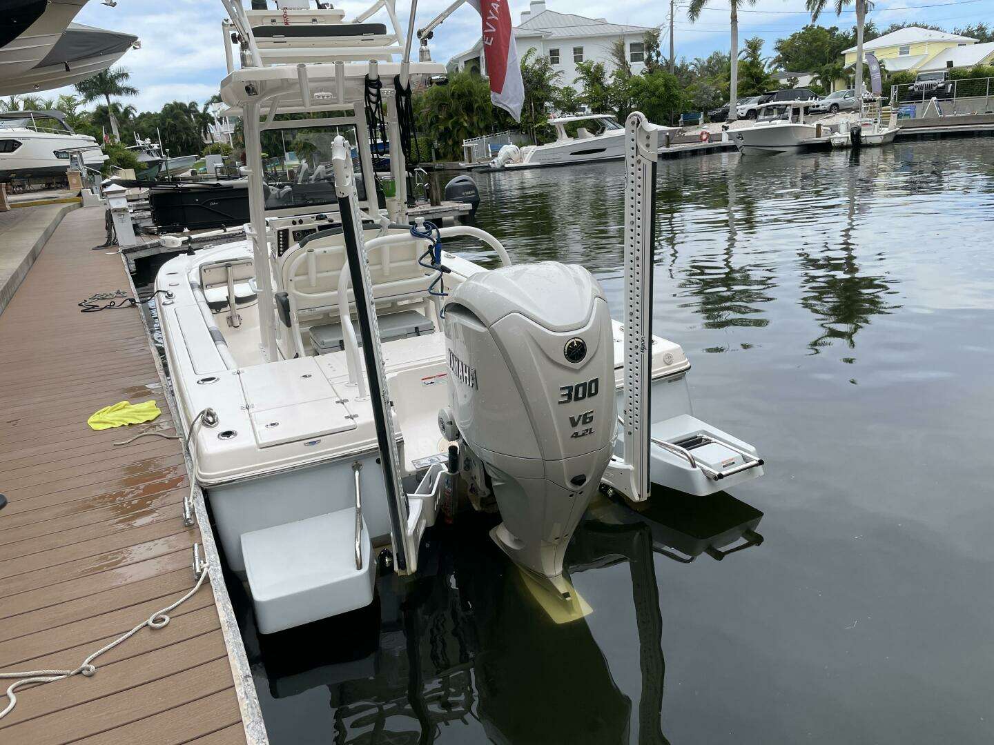 2022 Robalo Cayman 246 SD - Image 15