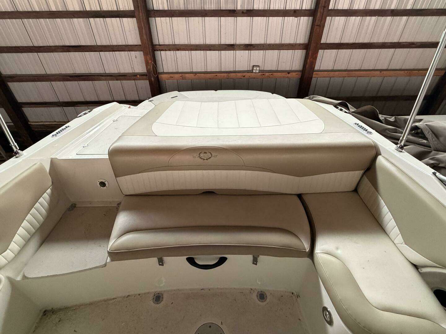 2019 Stingray 208 LS - Image 19