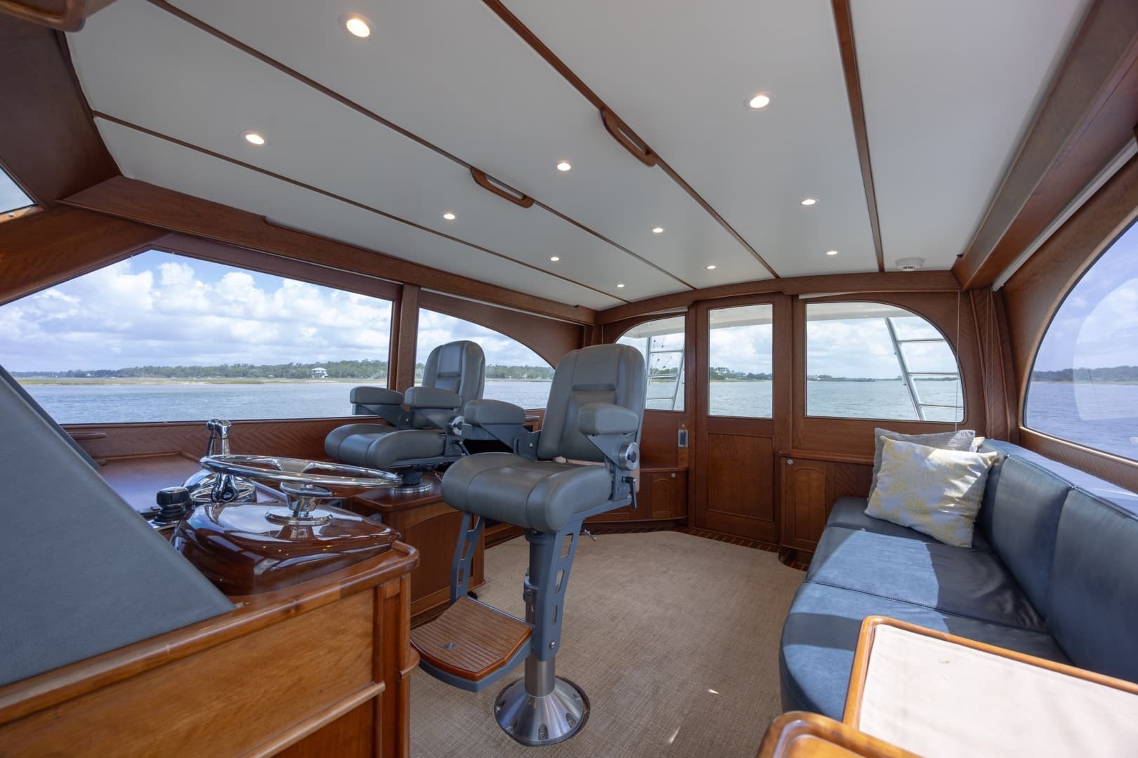 2015 Jarrett Bay Hardtop Express - Image 45