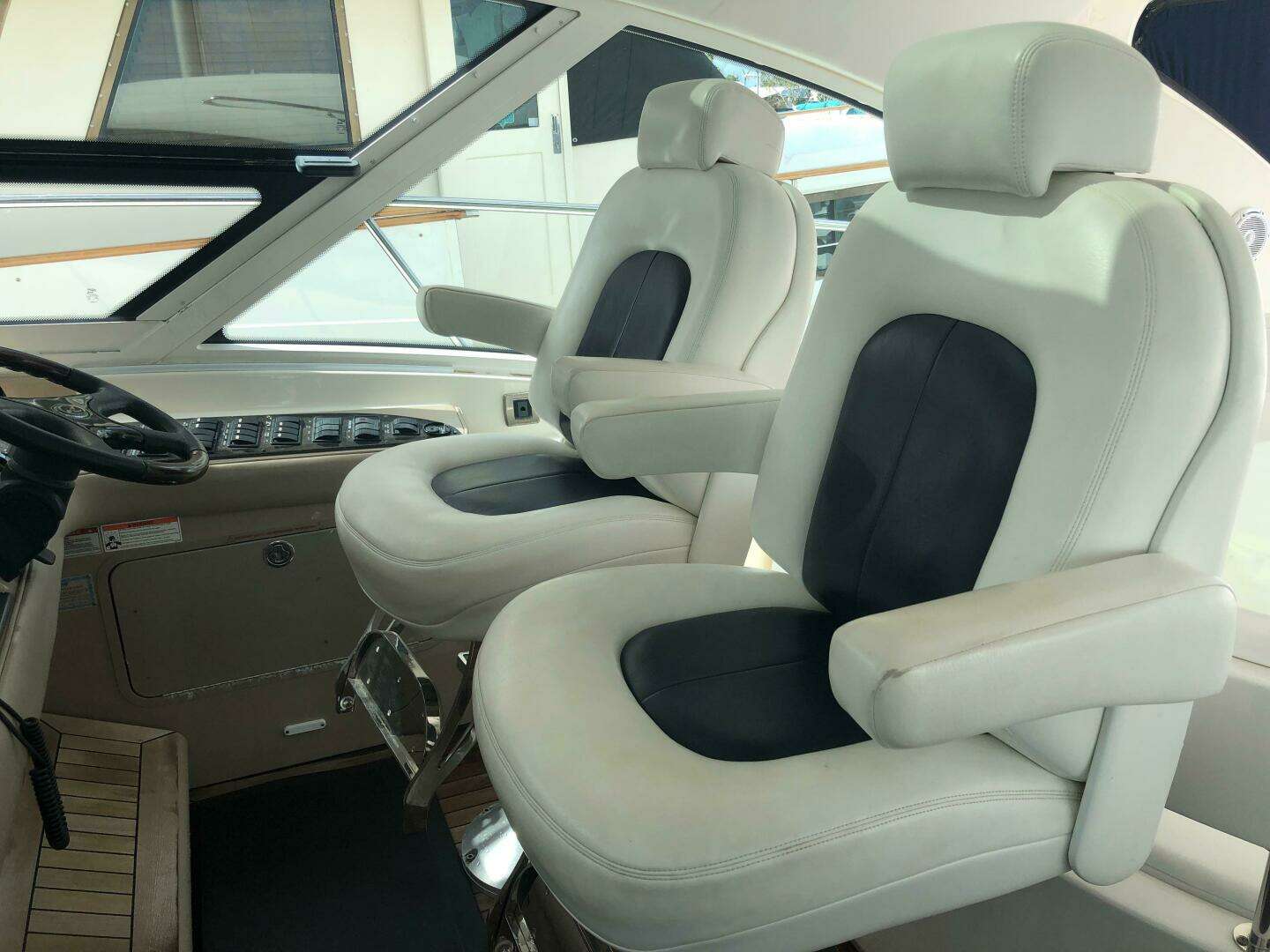 2008 Sea Ray 55 Sundancer - Image 16