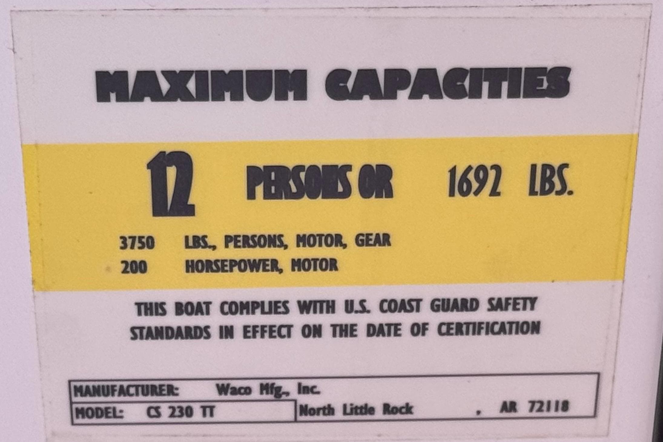 Aloha Pontoon 230, 2022 model, maximum capacity: 12 persons or 1692 lbs.