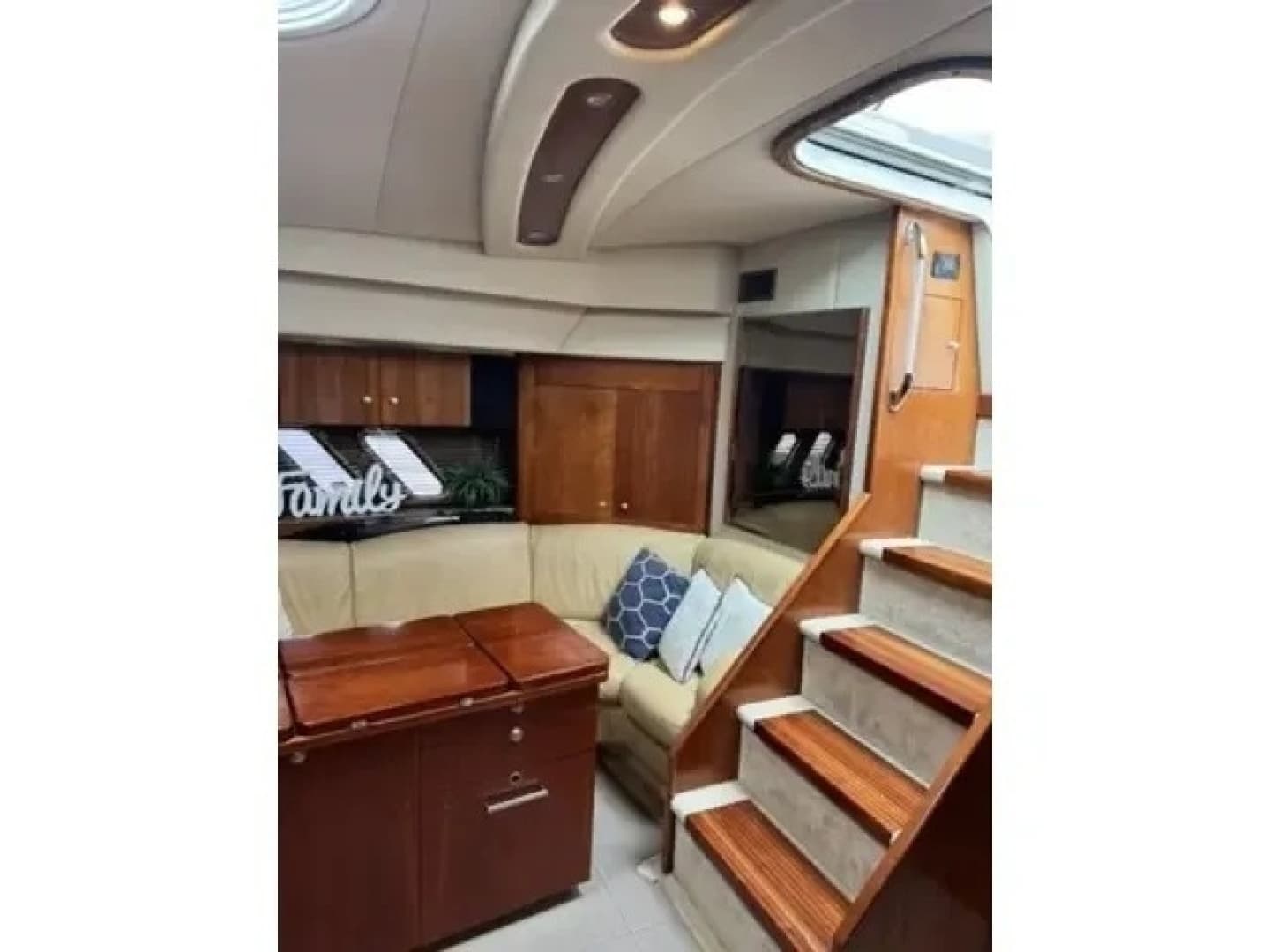 2008 Cruisers 460 Express - Image 9