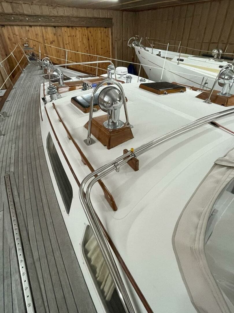 2001 Hinckley Sou'wester 59 CC Sloop - Image 11