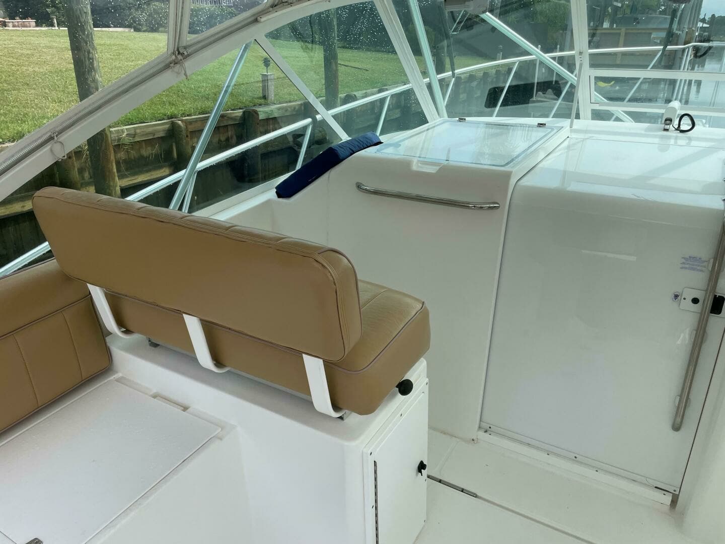 2001 Cabo 35 Express - Image 16