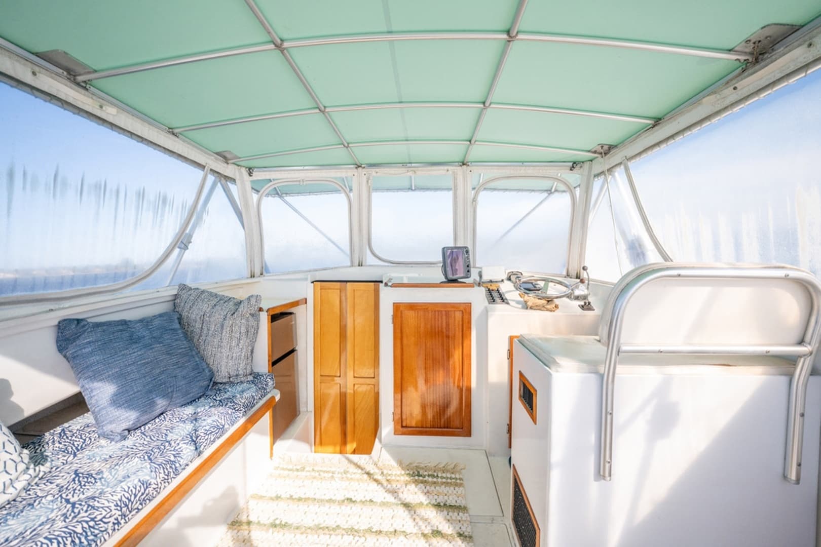 2005 Custom Michael Fritz 34' Pilothouse - Image 8