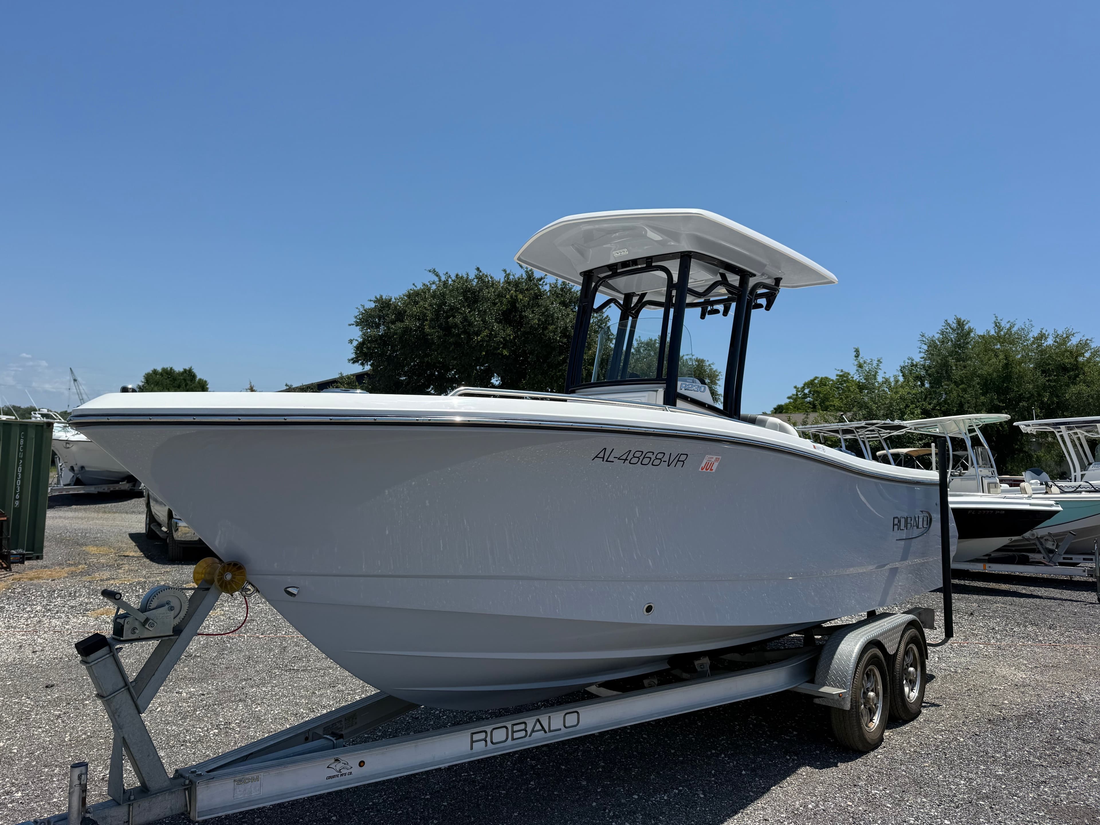 2022 ROBALO 230 CC - Image 2